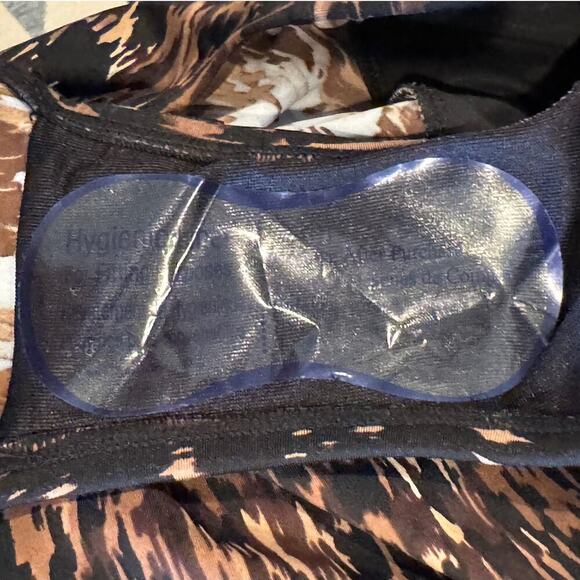 Miraclesuit Untamed It's A Wrap One Piece Swimsuit Size US/10 - Picture 7 of 8